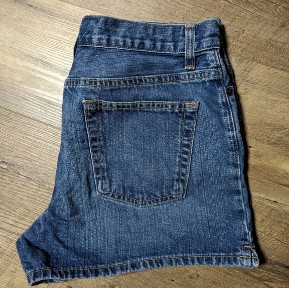Gap women's jean shorts, size 12 - Picture 5 of 5